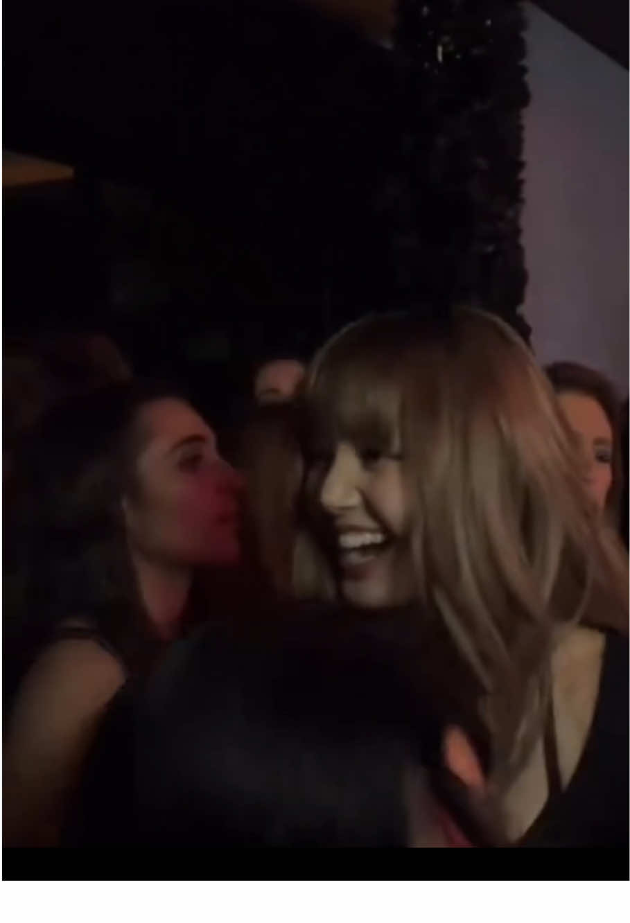 Love her smile ❤️ #LISACHELLA #LISA #Coachella2025 #lisa #lalisa #lilies #lloud #fyp 
