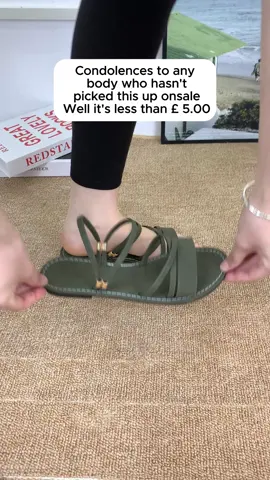 #TikTokMadeMeBuyIt #tiktokshopuk #fyp #spotlight #sandals#GlowUpCetaphil 