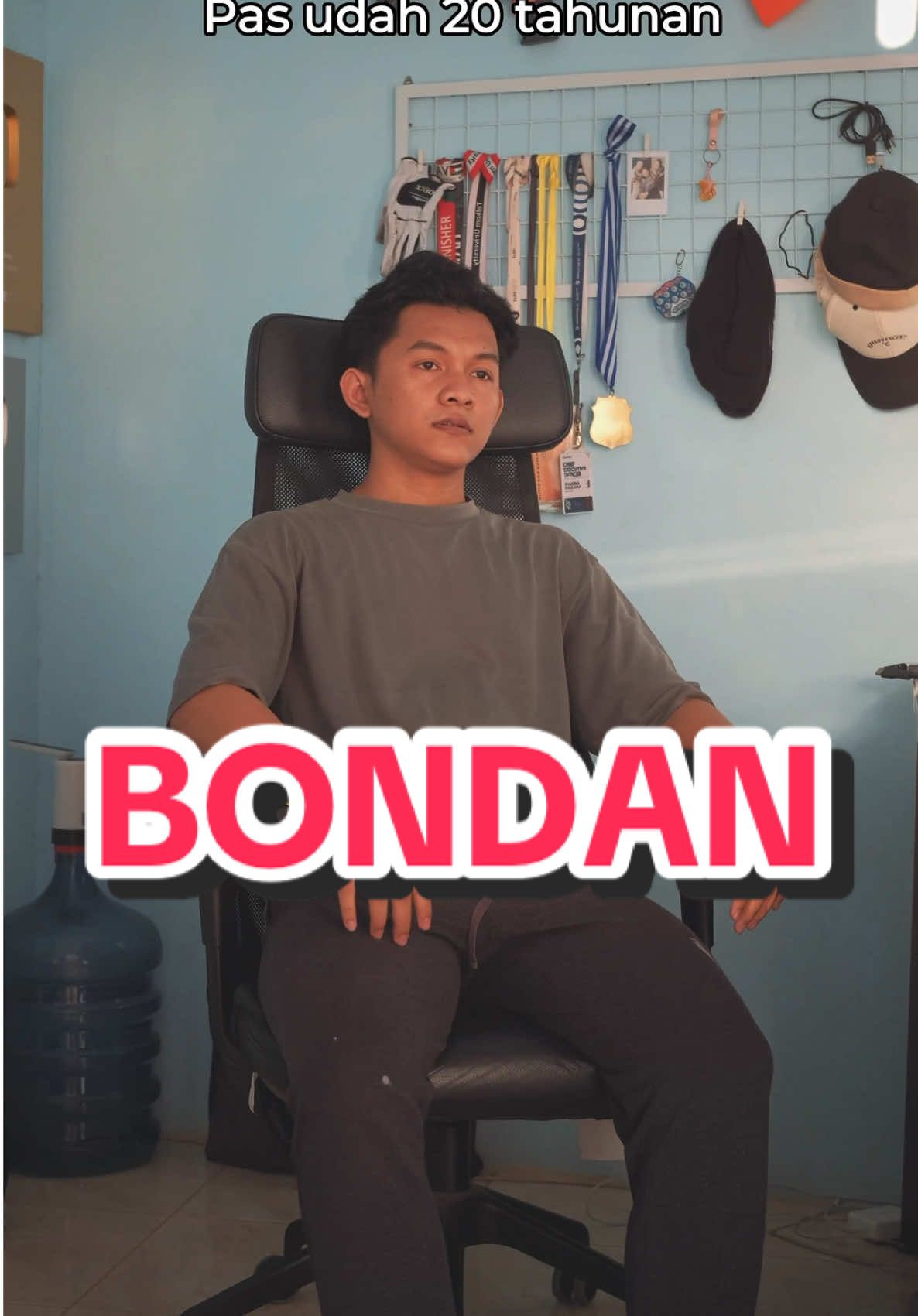 Ketika mimpimu yang begitu indah, tak pernah terwujud. Yaa sudahlah.. #shaideography 