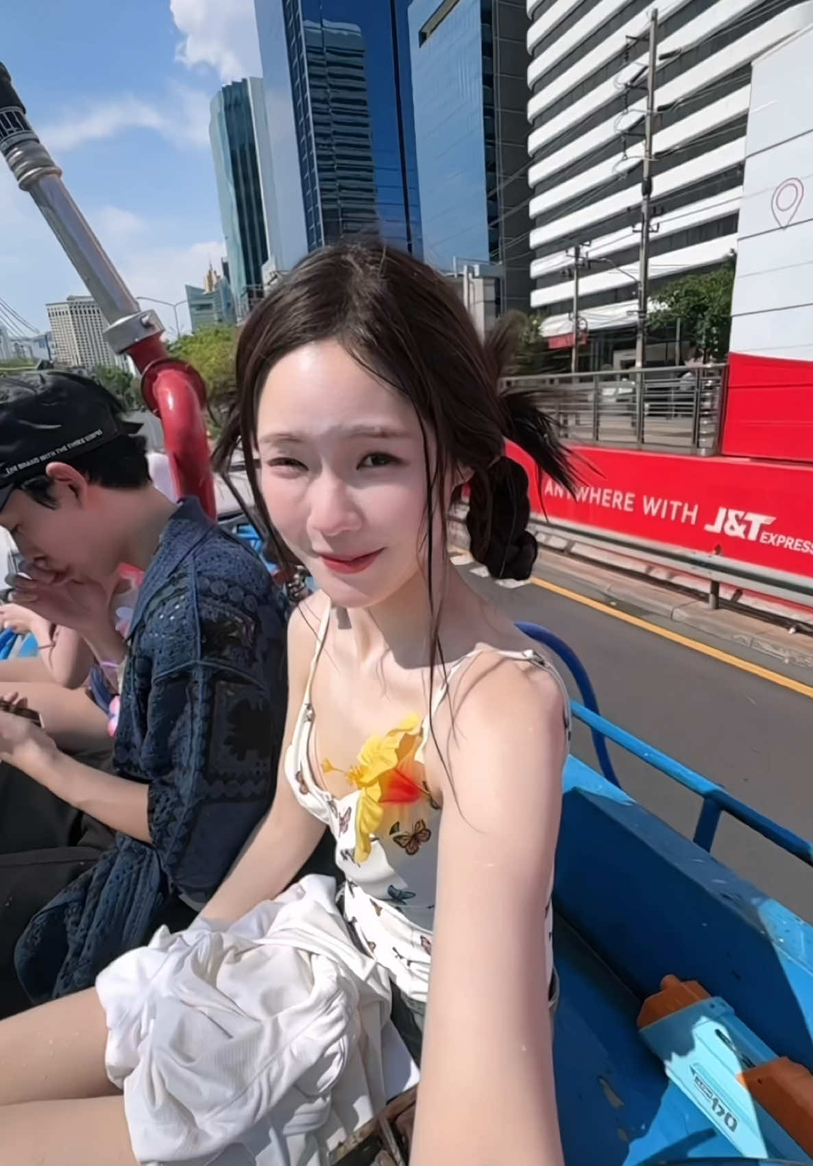เหมารถน้ำเล่นสงกรานต์กับเพื่อนๆ #songkran2025 #สงกรานต์ #meijimill 