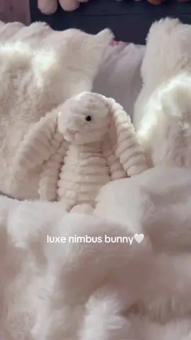 so soft like a cloud ☁️🤍 #jellycat #jellycatcollection #jellycats #bunny #cloud #cleangirl #fluffy #cute 