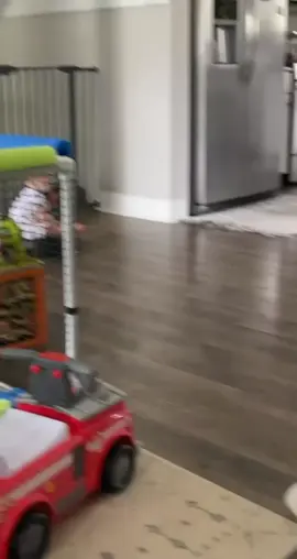 honestly babies are entertained by literally anything (ig: 39bf)