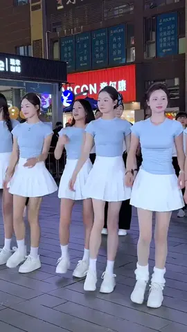 học viện đào tạo tiktoker từ sơ đẳng đến cao cấp .. #idol #linhxinh18 #linhxinh #cute #gaixinh #idoltiktok 