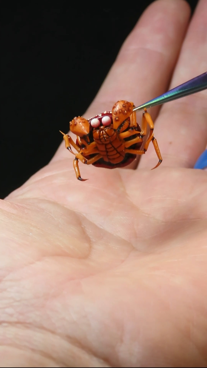 Parasect Update 🤪🦀🍄  . . . . #tinythings #minithings #miniature #minimaker #polymerclay #diorama #polymerclayart #mini #pokemon #pokémon #pokemonart 