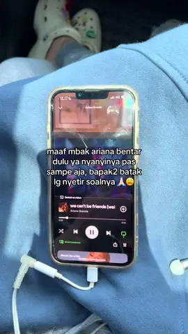 masalahnya udah pake headset tetep kebanting suaranya 🙏🏻 #fyp #pov #bapakbapak #batak #nyetir #funny #lucutiktok #arianagrande #lagubatak 
