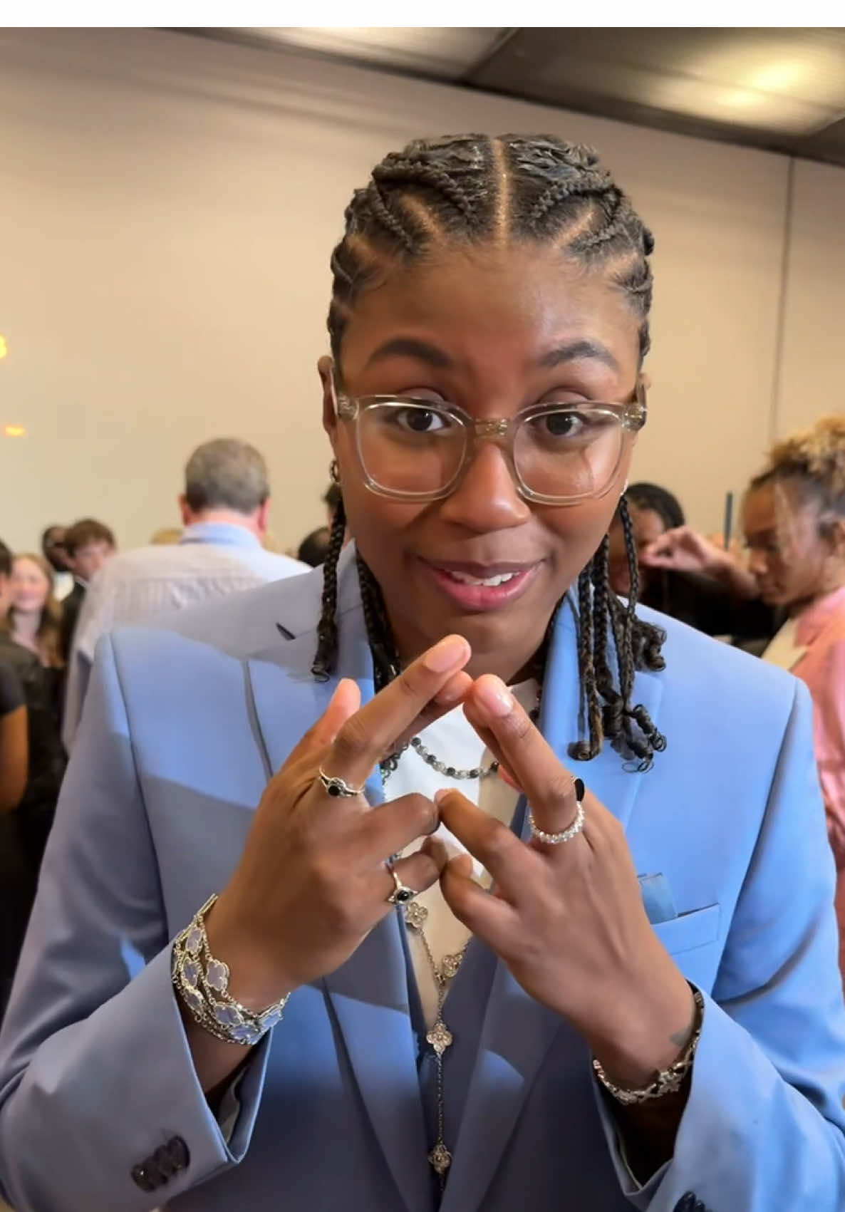 Looks like Bray & Ny have another WNBA auntie 🥹🏀🫶🏽 we love you @Shy 🥶 🧡 #WNBA #wnbadraft #shyannesellers 