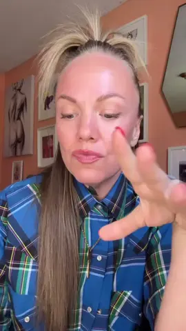 There are 100 valid “what abouts” but these are interesting things that come up for a lot of women who dated cis-het men before realizing they were queer. Sunday @christabelmintahgalloway and I will be talking about femme flagging (and also just unlearning passivity) and relational skills on The Lesbian Peep Show podcast. You’ll want to listen. Xo #lezpeepshow