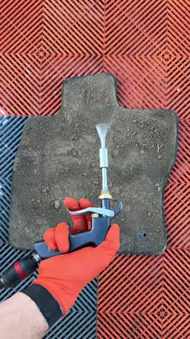 Nettoyage d'un véhicule utilitaire agricole satisfaisant et relaxant Cleaning a farm utility vehicle is satisfying and relaxing #CleanTok #cleaning #satisfying #clean #satisfyingvideo #detailing #amsr 
