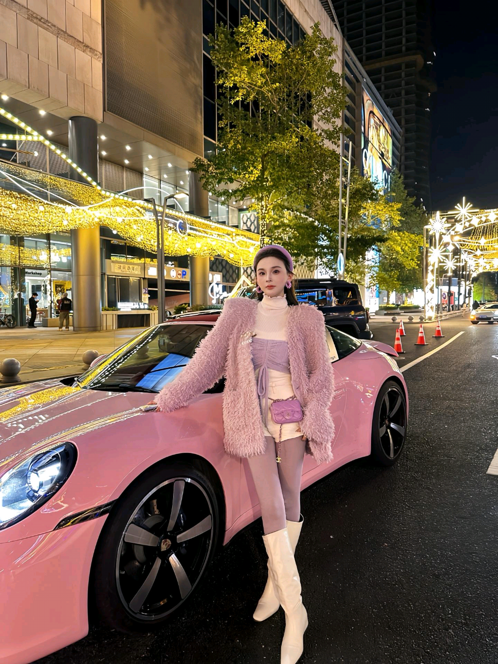 Driving my favorite car around the streets of Zhejiang China at night is also a way to enjoy chill, freedom and comfort. 💖🚘😘🥀🦋 #angelbabymodel #porsche #porsche911 #supercar #lovepink💕 #sweetgirl #cutebaby #1m68 #hotgirl #fypviralシviral 