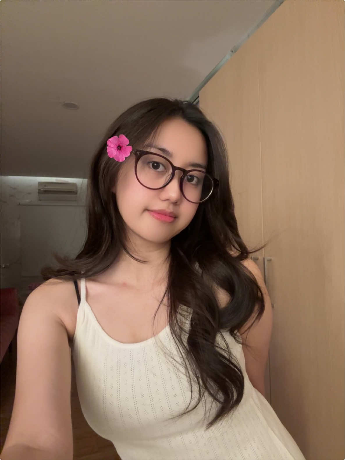 Knp ya klo udh malem bru ada semangat utk ngonten😩🙏🏻 hehee