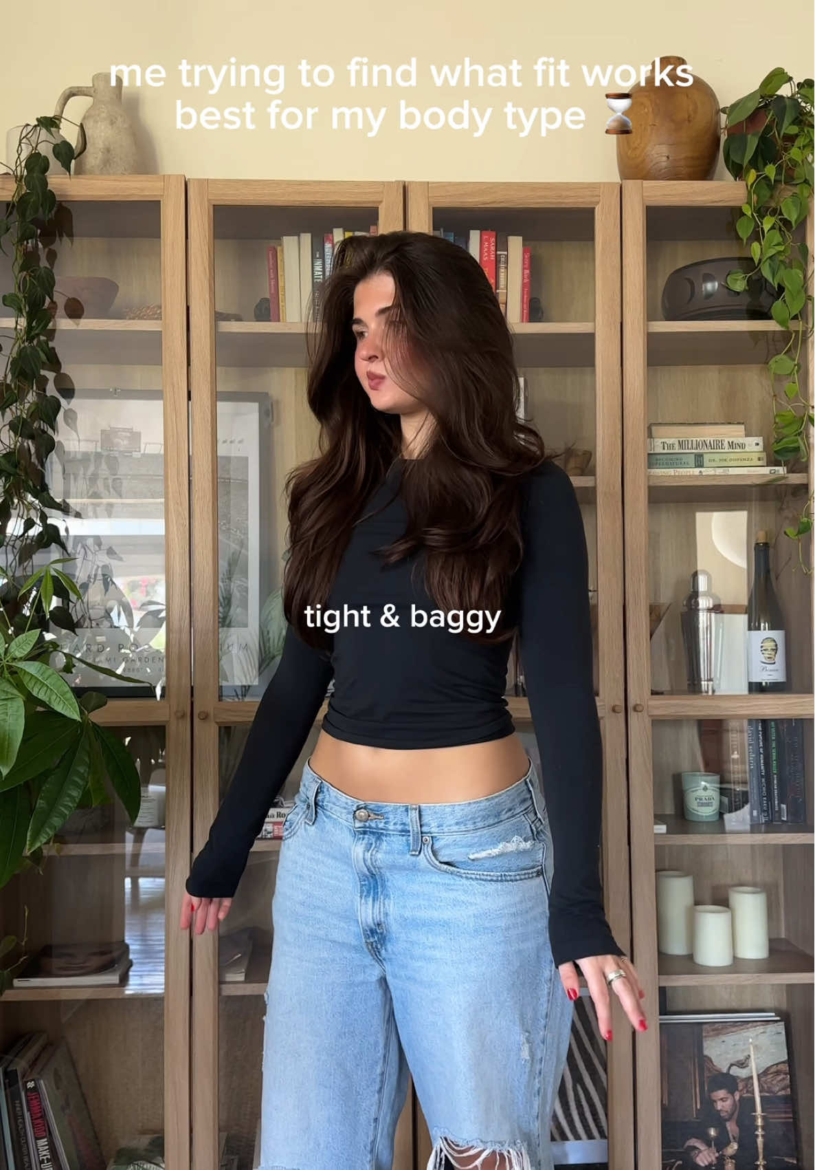 tight on baggy 4L 🤝  Jeans @Levi’s, long sleeve @SKIMS, sweatshirt @Calvin Klein  #baggyjeans  #hourglassfigure #size8fashion #outfitinspo  