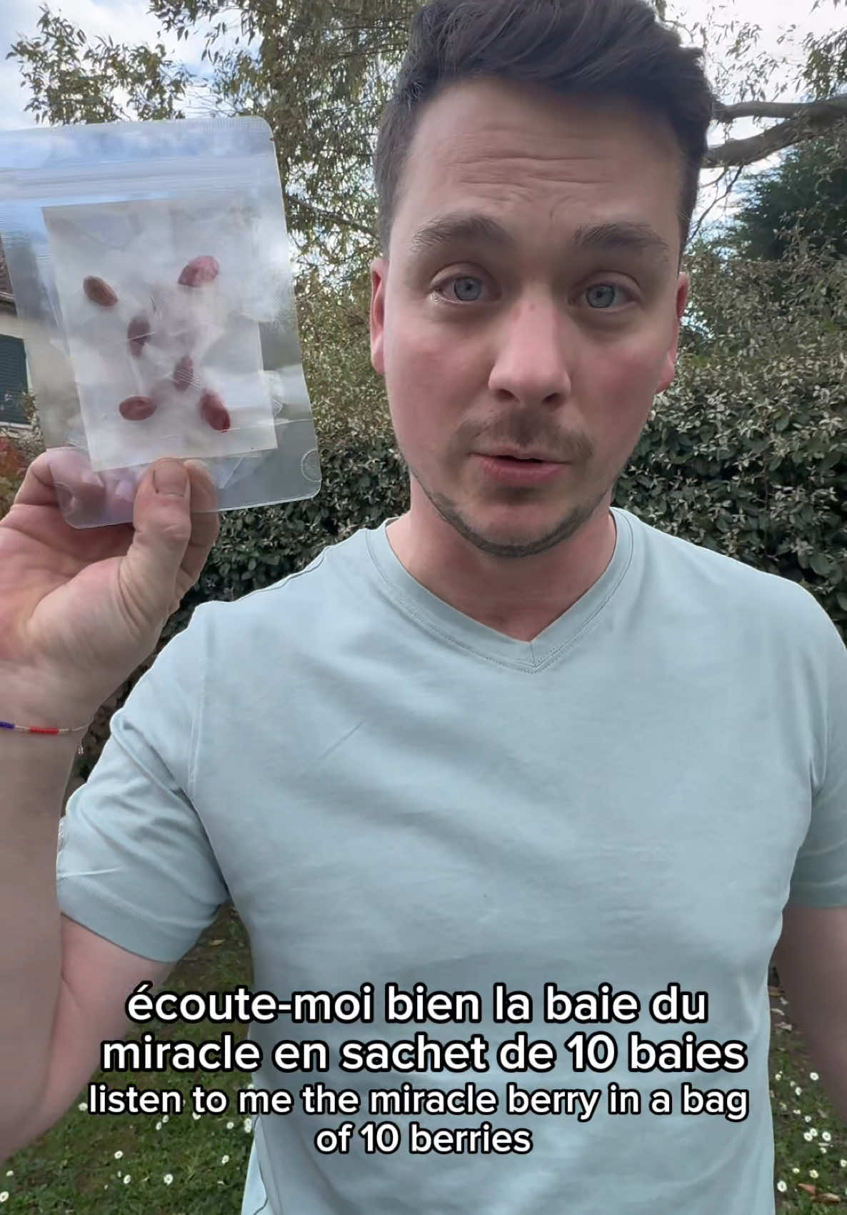 La baie du miracle à 9€ le sachet de 10 ! Elle transforme les goûts acides en sucrés. Citron = limonade. Dispo sur Croissy Fruits, livraison rapide en France ! #baiedumiracle #croissyfruits #fruitsexotiques #fruitmagique #miracleberry #fruitfun #testgustatif #citronbonbon #livraisonfruits #exoticfruit 