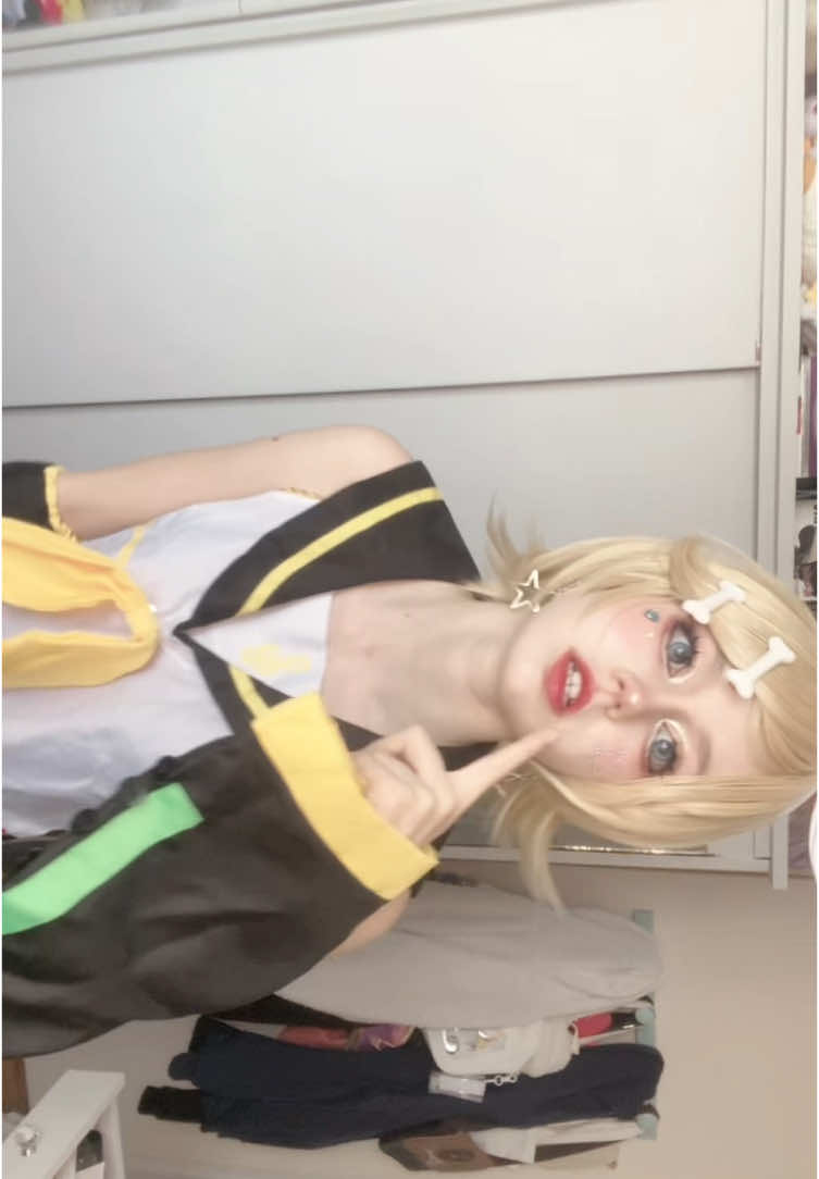 [draft] #kagaminerin #rinkagamine #vocaloid #cosplay #projectdiva #projectsekai #pjsk #fyp #foryoupage #hatsunemiku 