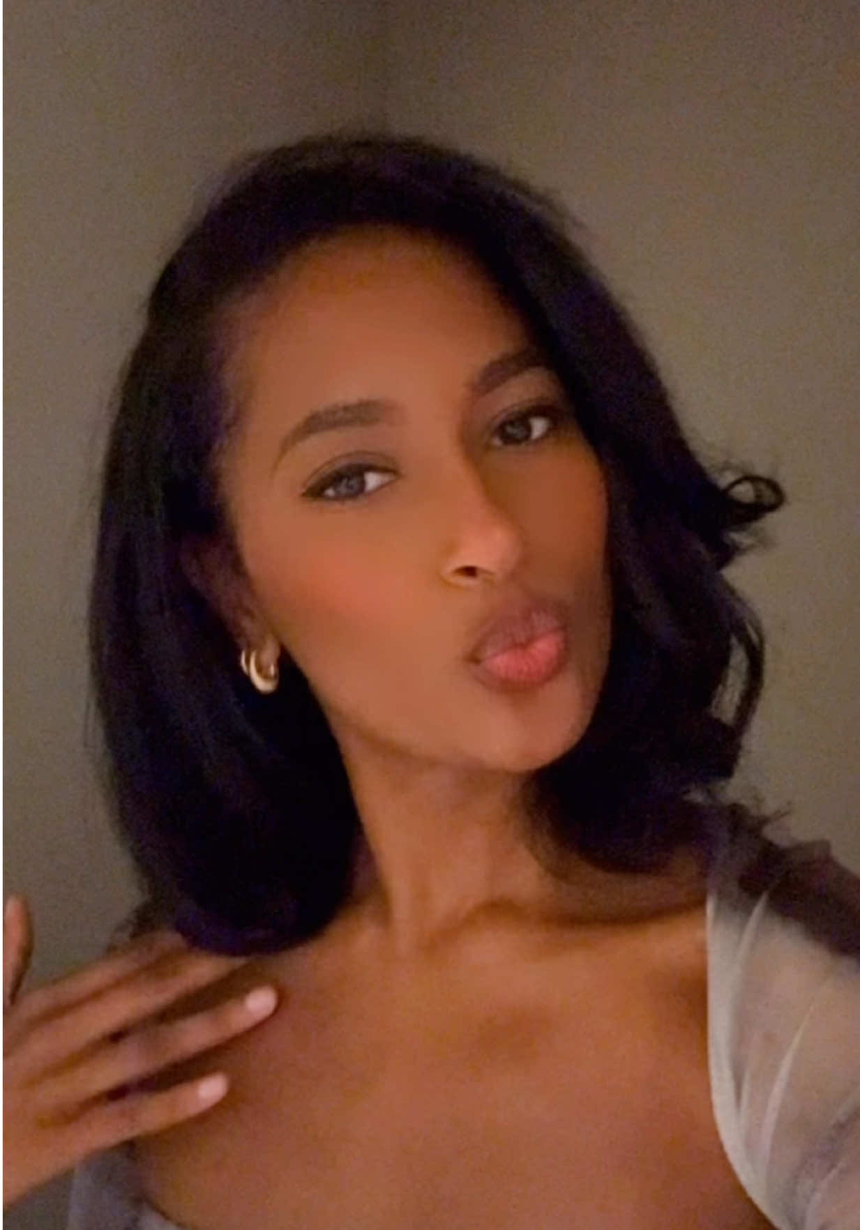 Torn between going back to the curls or becoming a straight natural hair girlie.. 🫣🥹 Drop some #naturalstraighthair care tips pleaseeeee  #fyp #hair #haircare #haircareroutine #HairCareTips #natural #naturalhair 
