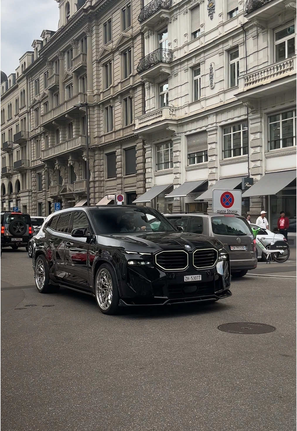 BMW XM bien modifié 🖤 #bmw #bmwmotorsport #xm #zurich #modifycar #luxurylife #switzerland #bmwclub #m3 #wheels #fyp