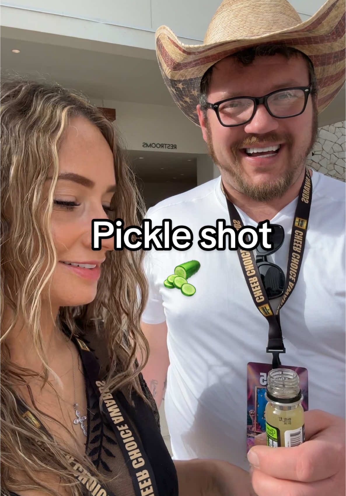 My first #pickleshot 🥒 actually could get used to them. Supposed to be great if you’re in the sun all day & replenishes the salt you need & electrolytes to metabolize water etc 🥰  #nonalcoholicdrink 