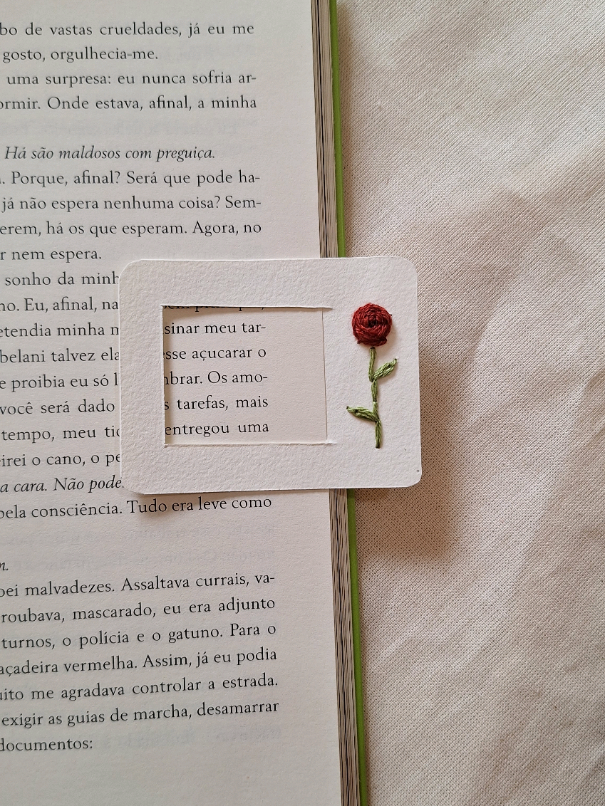 [TUTORIAL COMPLETO NO PERFIL] marcador de páginas simples bordado à mão ✨️❤️  #bordado #artesanal #books #livros #bordados 