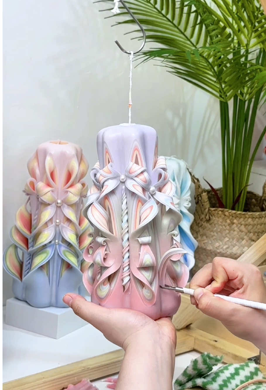 OMG, this is on fire! DIY carved candle #diycandle #diycandles #carvedcandles #carvedcandle #luxurycandles #luxurycandle #luxurylife #creativediy #candlemaking #candlelover #onfire #diyhomedecor #luxuryhomes 