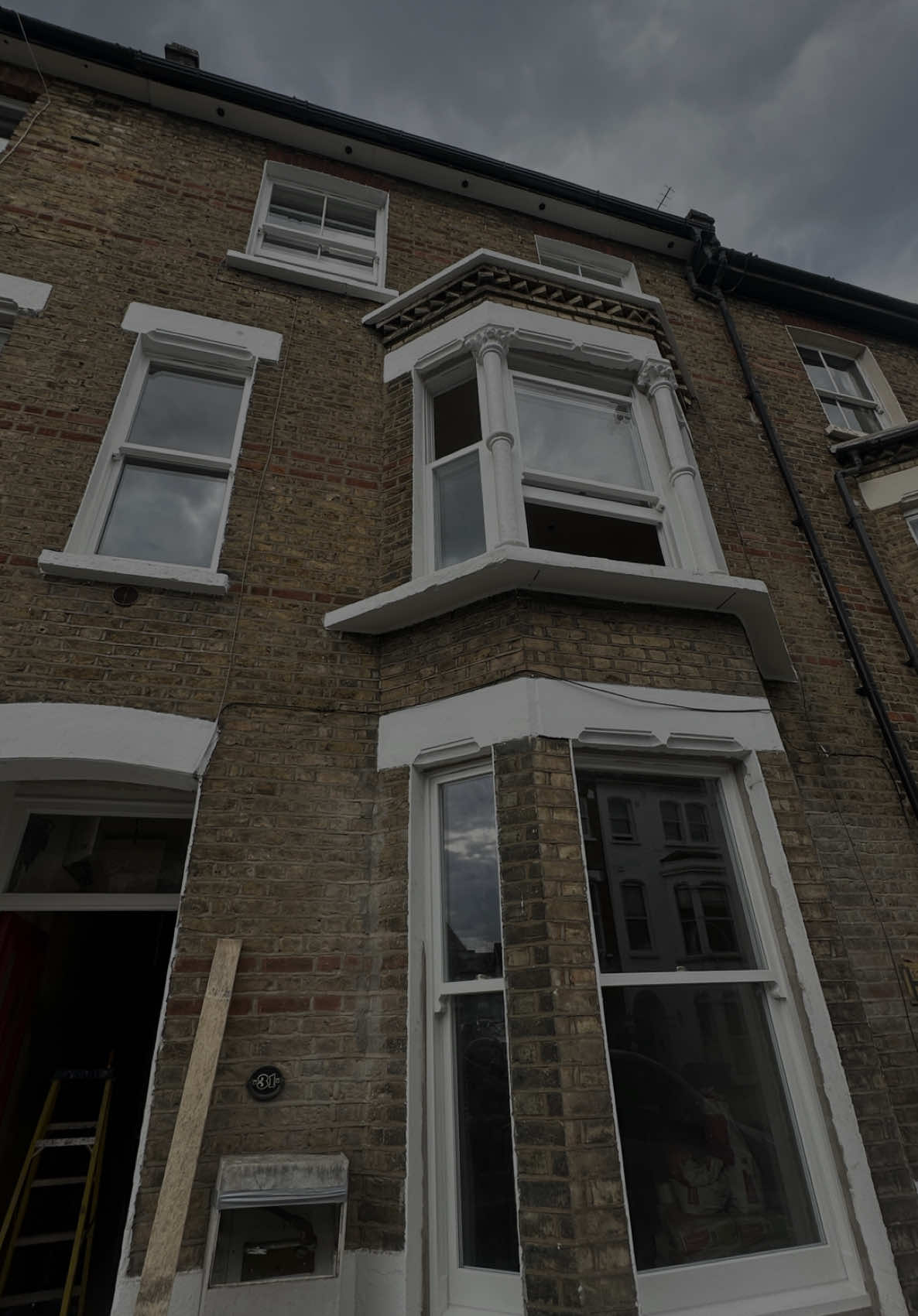 Full window installation in Bexleyheath, London! New windows, sills, architraves & full paint finish — all by HandyNinja! One team. One job. Done right.