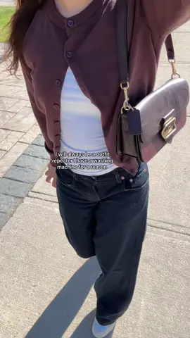 Do u guys like the outfit lemme know I actually love it 