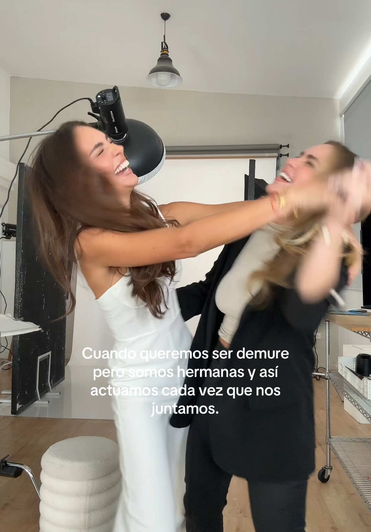 @Mariana Vertiz tal cual 🤣🤣🤣🤣🤣 #sisters #demure #fyp 