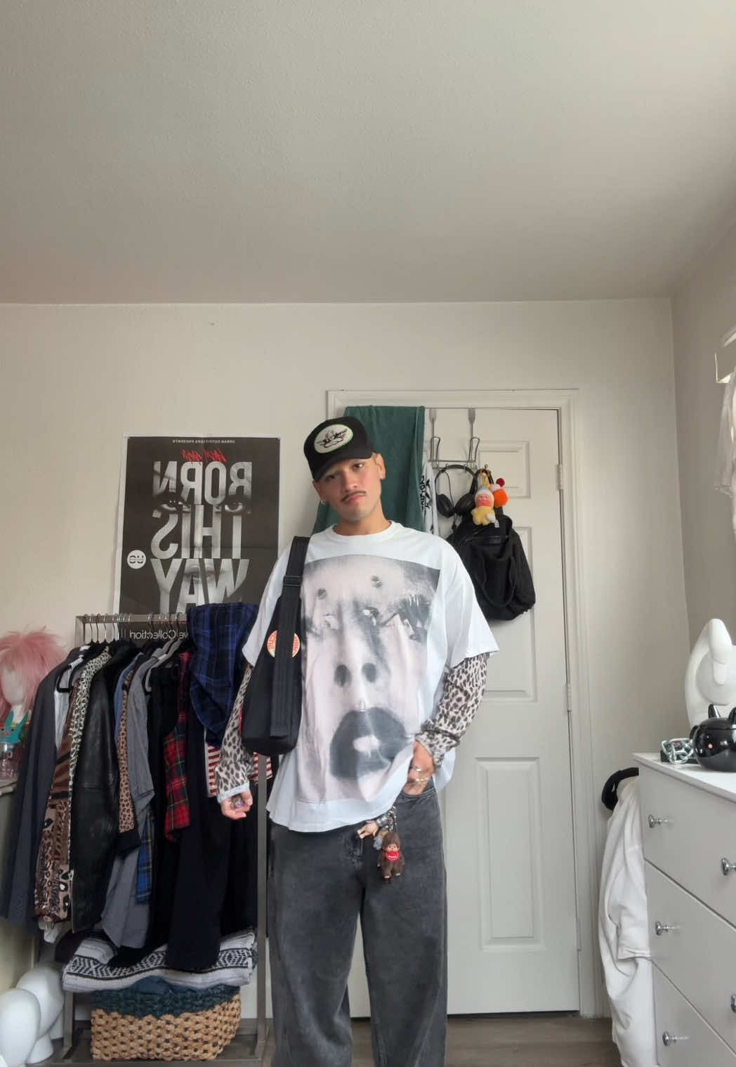 What is going on with this outfit…..is it ugly be honest #OOTD #drmartens #gay #stupidlittlegayoutfit #ladygaga 