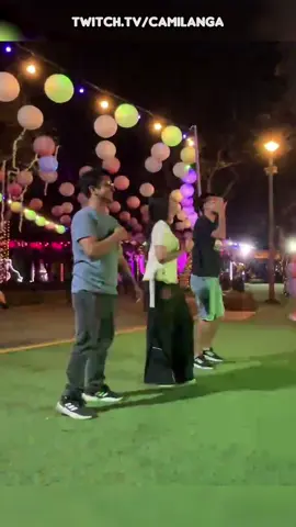 nos echan por bailar bien 😞