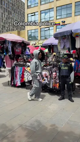 They wanted to dance but they couldnt😂🇨🇴 