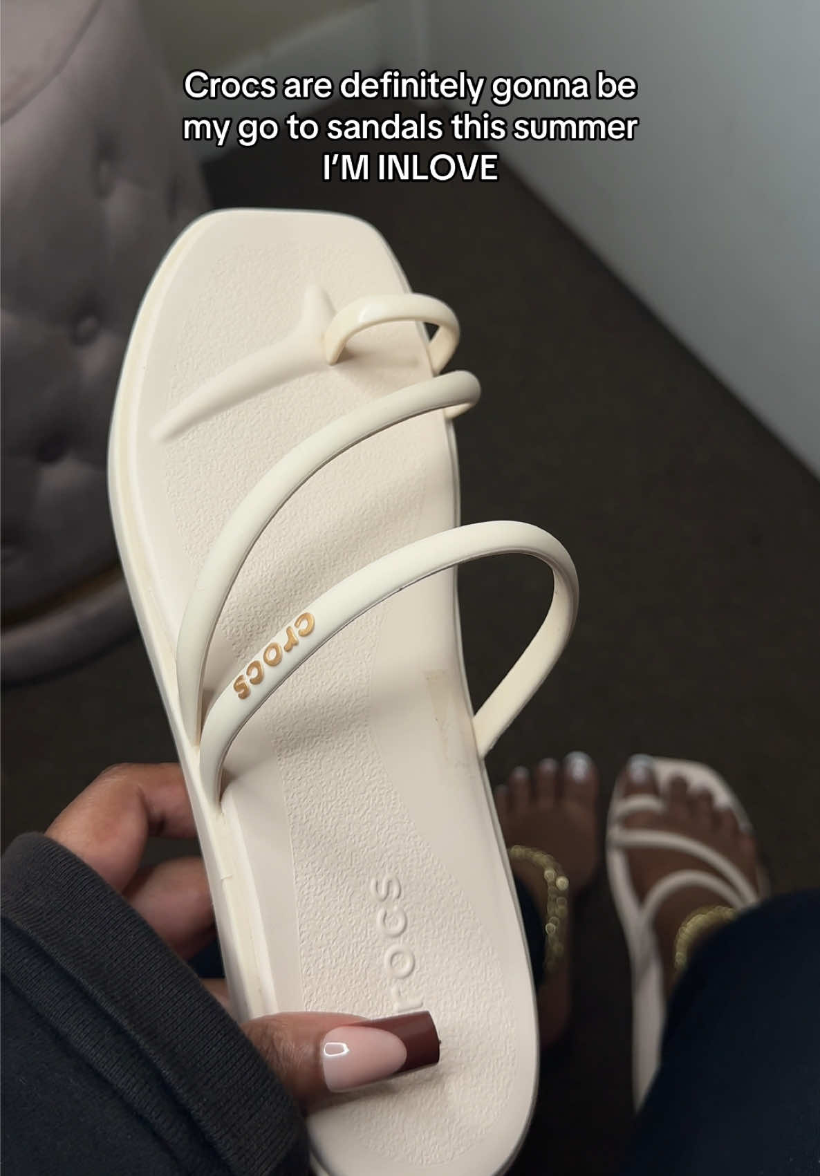These are so comfortable & cute I need another pair 😩 @Crocs #crocs #crocssandals #anklet 