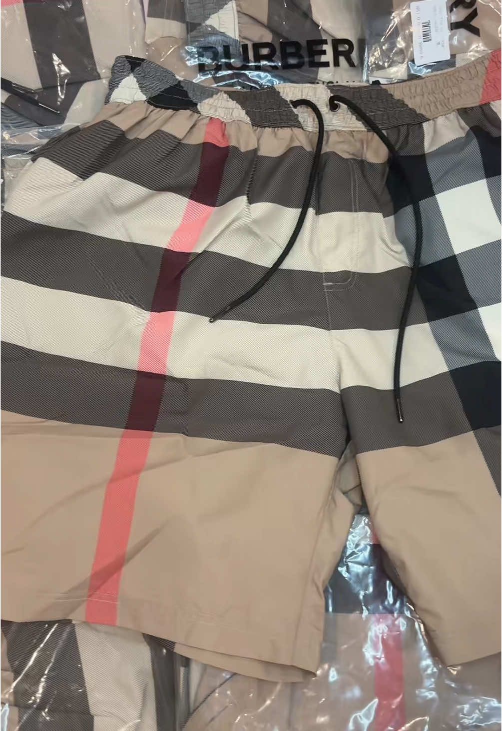 Burberry swim Trunks $180 / S M L Available / Instagram @theexoticvault_ #foryou #foryoupage #burberry #burberryswimtrunks #burbberyshorts #shorts #fashion #theexoticvault #thexoticvault