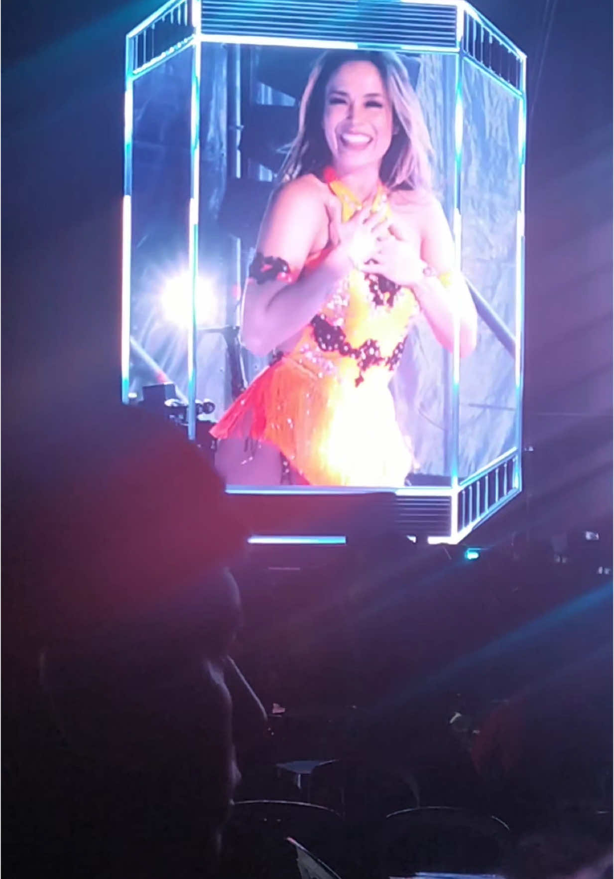 Quien…dime quien ???🧐🧡🎶  Pdta: gracias a la persona que grabó este video🥰 #wcd👑 #kumbiafusionoficial 