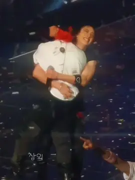 Good Morning 🌞 After 3 years, we finally got Maniac Tour Hyunchan HD , it's very normal for us to get HD in few years later😄Precious Hug and Chan carrying Hyunjin ❤️ #hyunchan #bangchan #hyunjin  #hwanghyunjin #bangchanedit #straykidsbangchanedits #skzedit  #chanjinedit #hyunchanedit #christopherbangchan #bangchanstraykids #hyunchanstraykids #chanjinstraykids #straykids #skz #skzpairs 