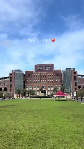 Keep my beautiful school and the people that fill it in your prayers 💛❤️ #fsu 