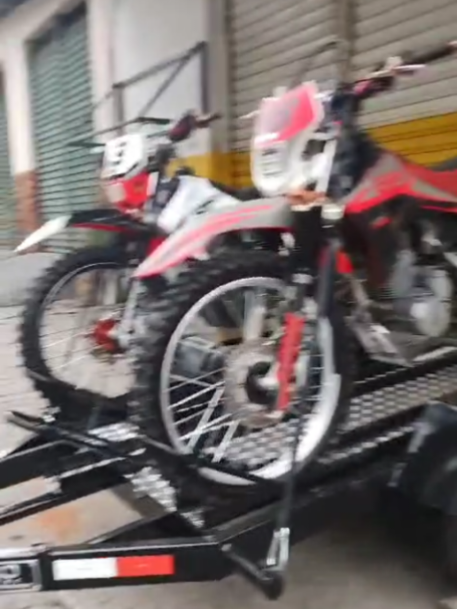 Carretinha para 3 motos #foryoupagee #fyp #fy #motos #carrosdeluxo #reboque 