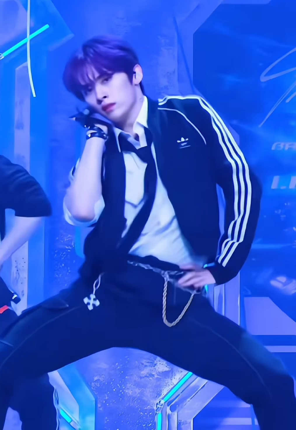 lee hips. #leeknow #leeminho #리노 