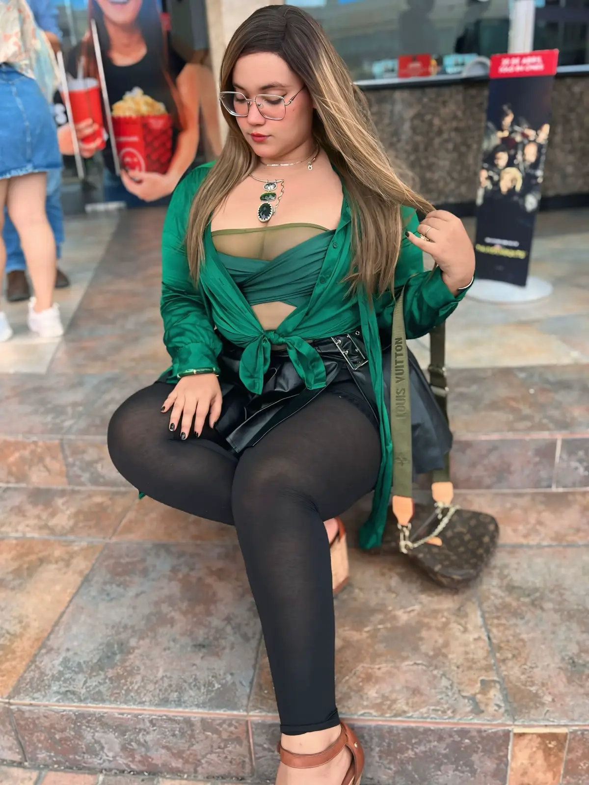 #tights #medias #thick #curvy #curvyfashion #curvybodies #curvystyle #rock #scorpions #rockstyle #rockera #femmefatale #gunsnroses 