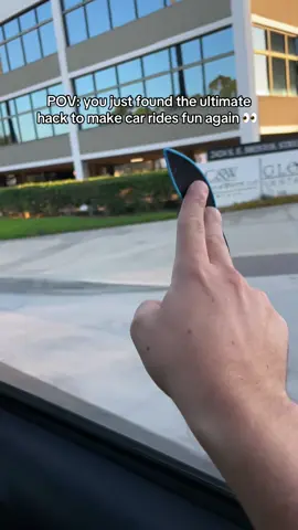 Mini fingerboard surfing fr makes car rides so enjoyable #surf #surfing #fingerboard #minisurfboard #surftok #tiktokshop #fingersurfing 