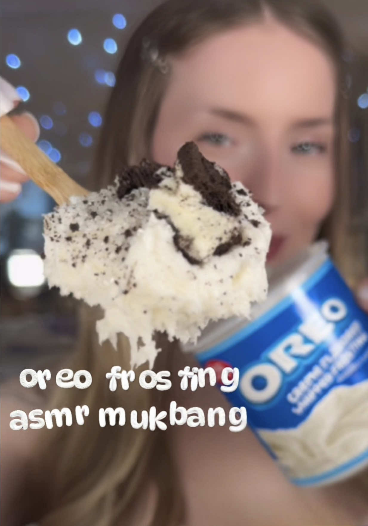 oreo frosting asmr mukbang 🧁🧸 @OREO i HAD to jump on the viral frosting trend! IB: @hungryhungryhallie & @enidandaudrey #asmr #frosting #icing #mukbang #oreo