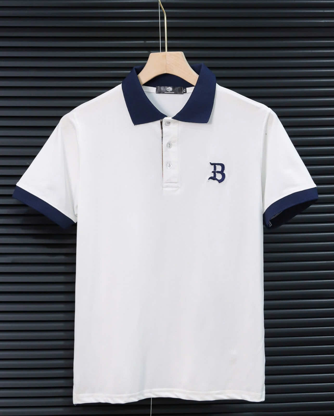 Áo thun Polo bổ bẻ thêu chữ B dành cho nam, chất liệu mịn mát, thoáng khí#aothunnam #aopolo #trending #banhangtiktokshop #thoitrangnam #phoidonam #viralvideo #xuhuongtiktok #tiepthilienket 