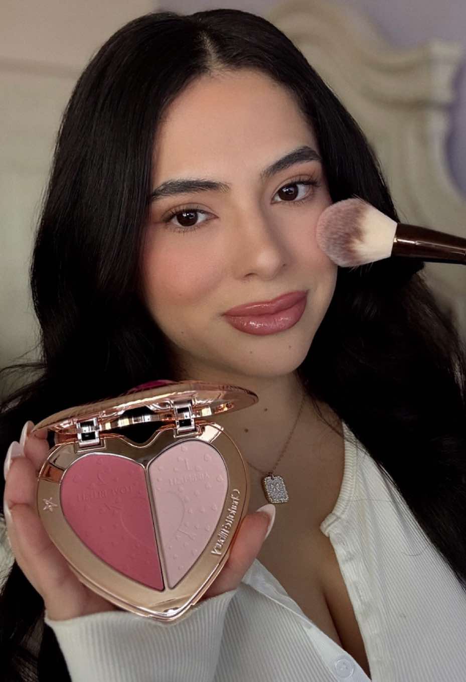 I feel like a princess with this blush 🥹🩷✨ @Charlotte Tilbury #charlottetilbury #charlottetilburyheartblush #heartblush #pinkblush #pinkpressedpowder #presspowder #girlythings #girlhood #pinkaesthetic #pinterest #makeup #beauty #sephora #ulta #tryon #makeupswatches #charlottetilburyblush 