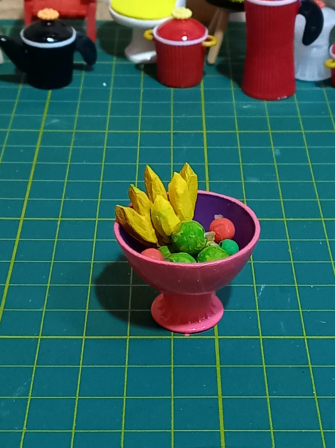 Bora fazer uma mini fruteira muito fofa??#Fyyyy #tampinhas #foryoupage #criancastiktok #fácildefazer #casadeboneca #easydiycraft #miniatura #reutilizar #easydiycraft #DIY #ideiacriativa #viral_video #fouryou #criatividade #tutorial 