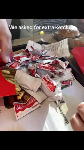 ketchup. #ketchup #fyp #viral #mcdonald #wlw #wuhluhwuh🗣️ #fyyyyyyyyyyyyyyyy 