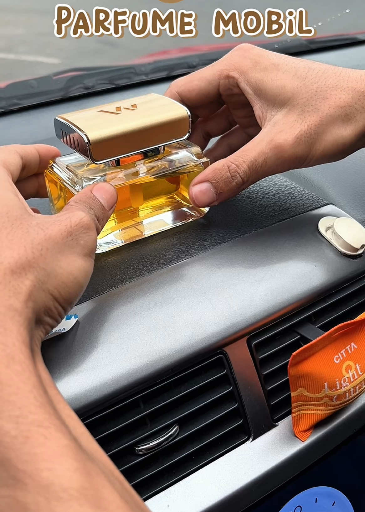 enak banget wangi nya calm gak nyengak #parfummobil #cardiffuser #pewangiruangan 