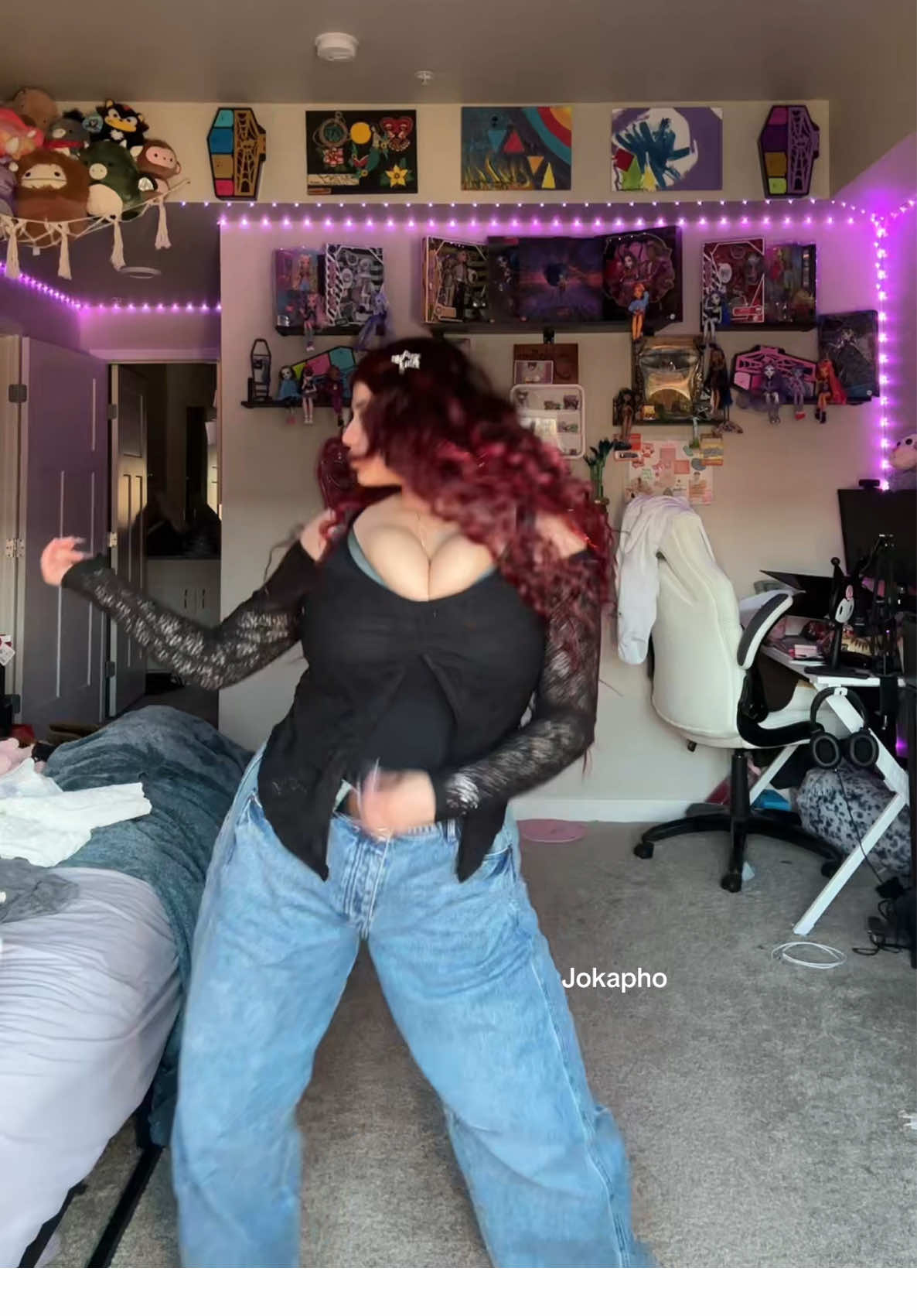 🪨🫵🕺