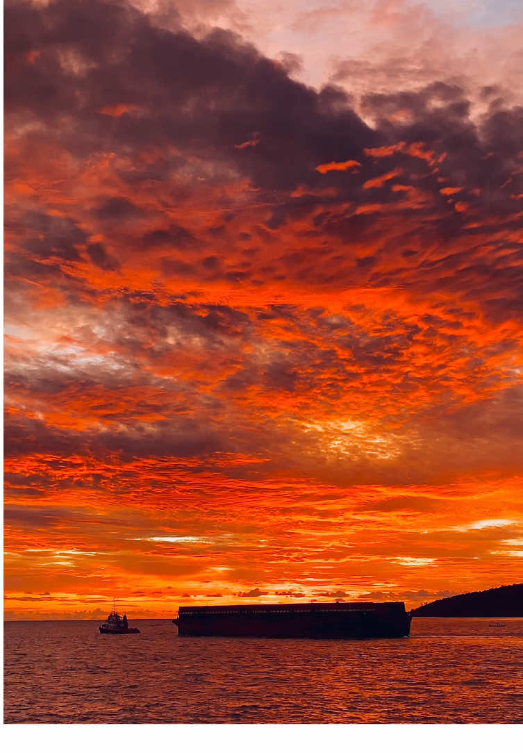 sunset is beautiful isn’t it?                    #sunset #sea #maluku 