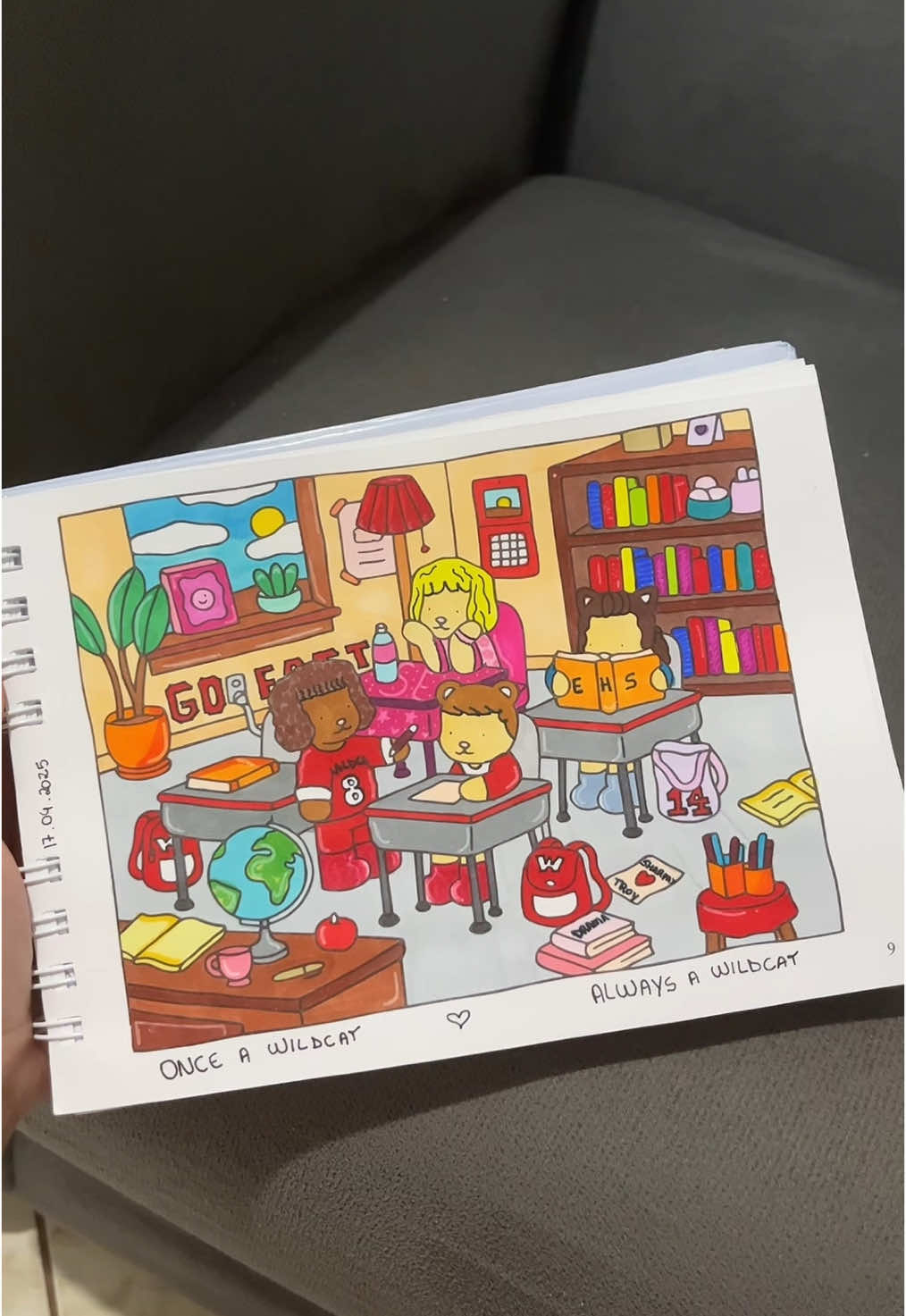 Quando vi o desenho da @Giovanna Zoletti eu sabia que tinha que fazer também!!! Eu respiro HSM e fazer esse desenho foi muito satisfatório 🥰🥹❤️‍🔥 #bobbiegoods #bobbiegoodscoloringbook #bobbiegoodsinspiration #foryoupage #fyp #coloring #colorbook #HSM 