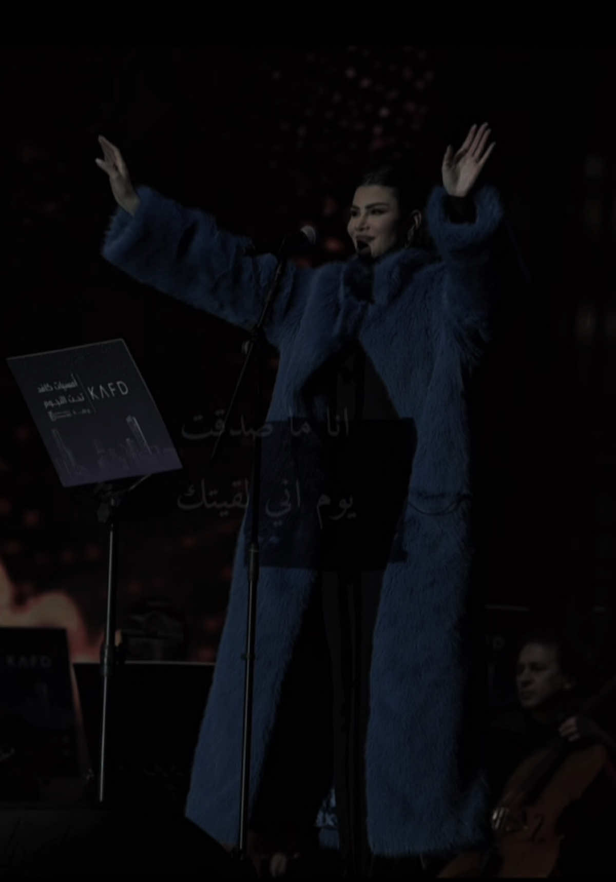 - انت تامرني و اموت وما عصيتك  🖤🖤. .  . . #اميمة_طالب @Oumaima Taleb 