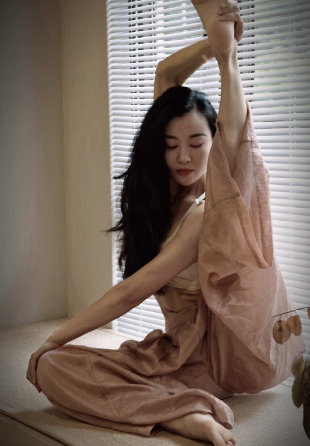 Một chút cảm hứng yoga, i love yoga💜 #Yoga #dotapyoga #yogaflow #Leemon #Leemonsport #yoga #dotapxinh #tậpyoga #chupanhyoga 