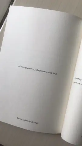 “Aku pernah membaca kalimat yang kurang lebih seperti ini: ‘yang seindah langit, harus dijemput dengan cara-cara langit’. Saat itu, aku langsung teringat padamu.” Judul: KARENA KAMU SEINDAH LANGIT Halaman: 100 Penulis: @Novita Ade Aryani  Harga: 62.000 —— noted: buku belum tersedia di Gramedia dan offline store manapun / produk dan pembelian terbatas / di-update berkala. —— Temui kita di ~ Instagram: pitas.pdf Tiktok: pitas.pdf Limited Stock at Shopee: Pita’s Pdf Tiktok Shop: pitas.pdf