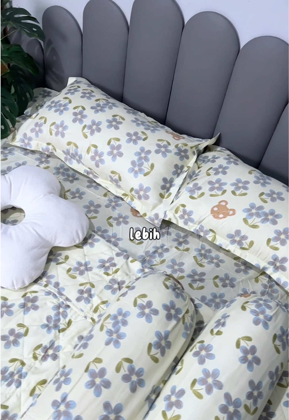 Membalas @Isv05 RESTOCK! cuma 100rb dpt bedcover + sprei + 2 sarban + 2 sargul lengkap bgt!😭🤍 #bedcoverset #spreimurah #spreiaesthetic 
